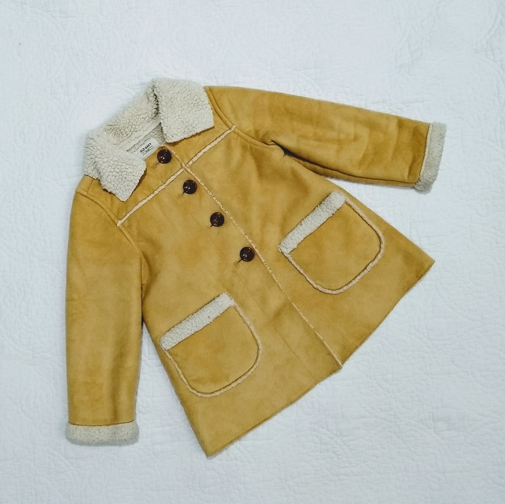 Old Navy cream peacoat. Size 3t